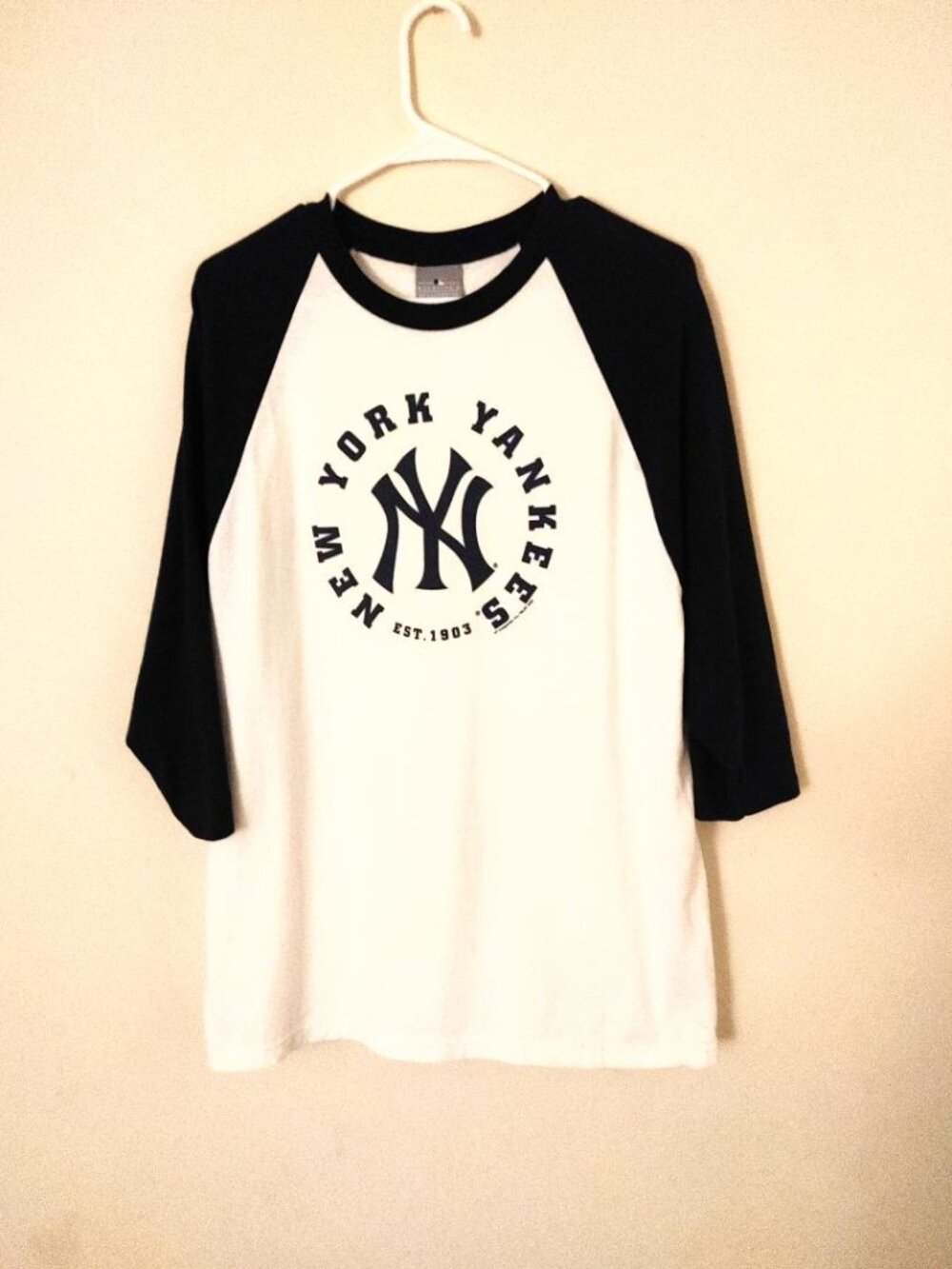 NY Yankees Raglan T-Shirt Large "Genuine Merchandise" White w/ Navy 3/4 Sleeves